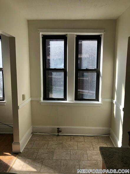 Building Photo - 53 Fellsway W