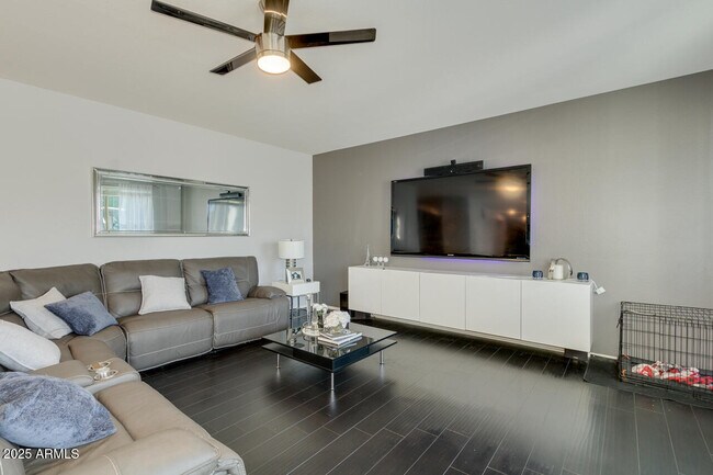 Building Photo - 18472 W Desert Ln
