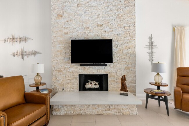 Building Photo - 46642 Arapahoe Cir