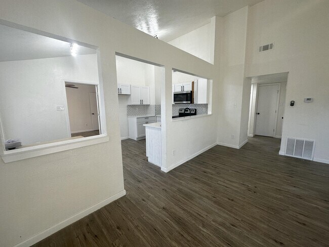 Building Photo - 404 Justice Dr