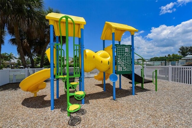 Building Photo - 614 Gladstone Ln