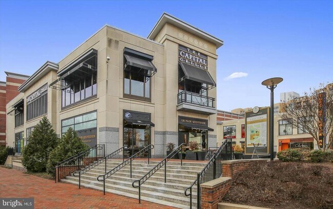 Building Photo - 5500 Friendship Blvd