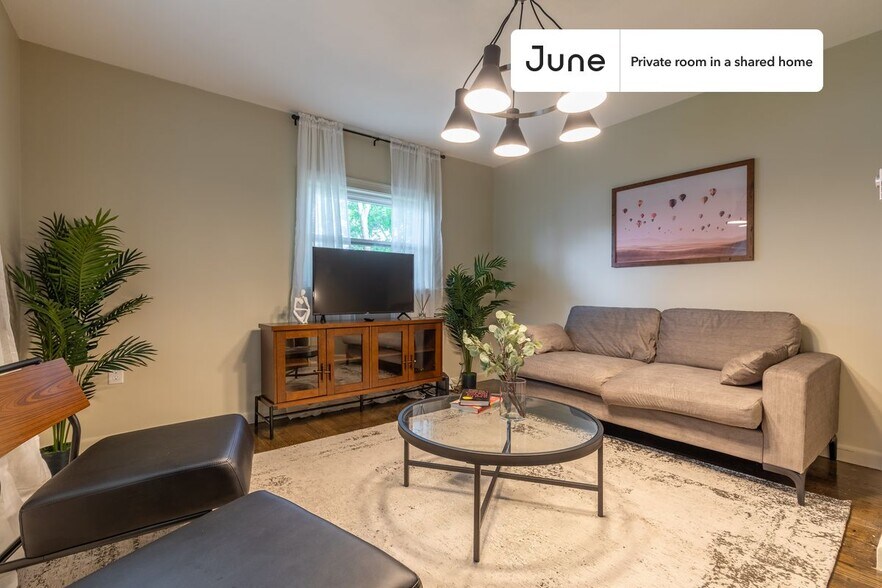 Building Photo - Room in Shared 6 bed/4 bath home