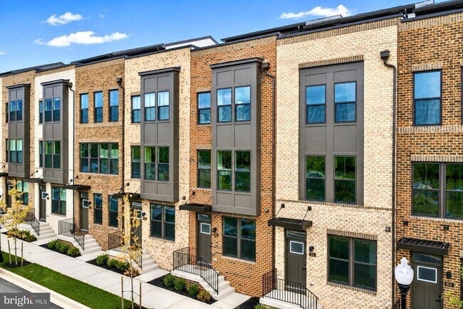 Building Photo - 828 Watts St