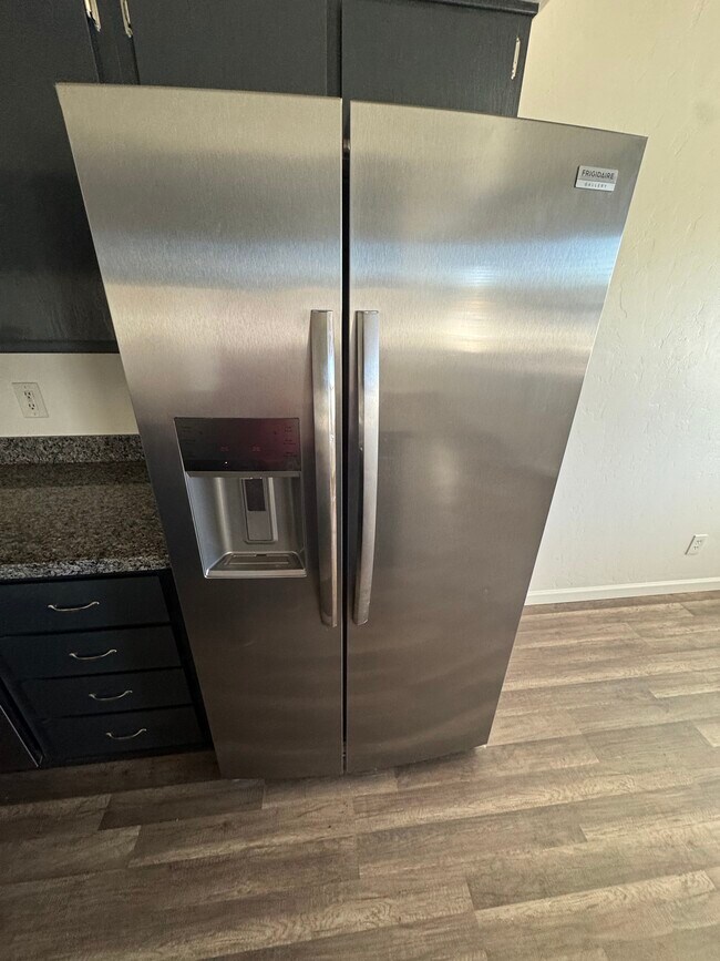 Building Photo - 8440 E Greg Ct