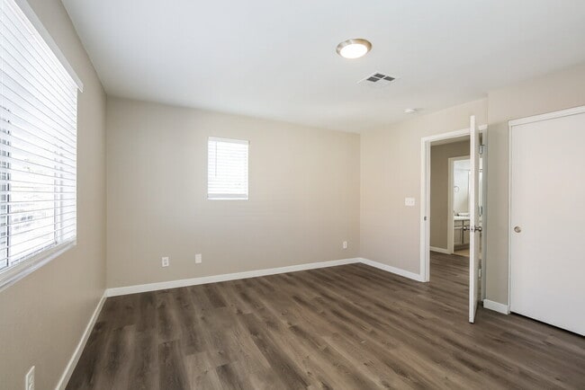 Building Photo - 8379 Yamhill St