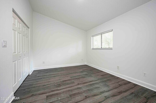 Building Photo - 480 Reed Canal Rd