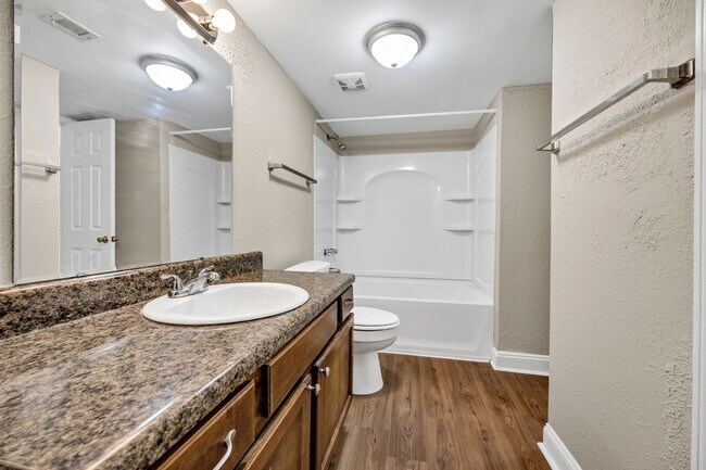 Building Photo - bg1004