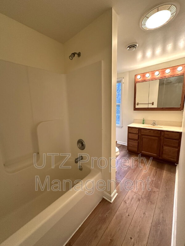 Building Photo - 80 Ridge Rd