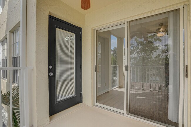 Building Photo - 6315 La Costa Dr