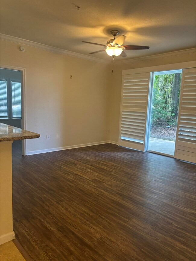 Building Photo - 2801 Chancellorsville Dr
