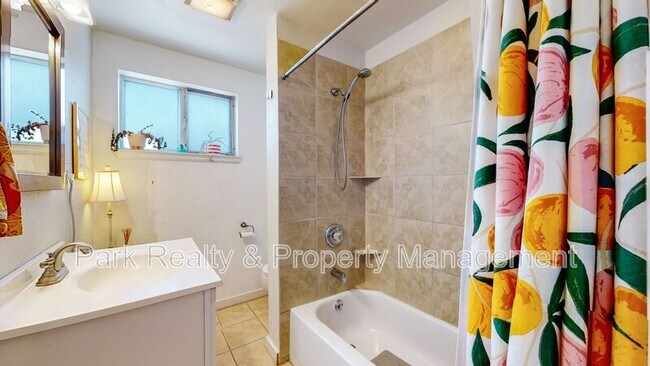 Building Photo - 6025 W 61st Ave