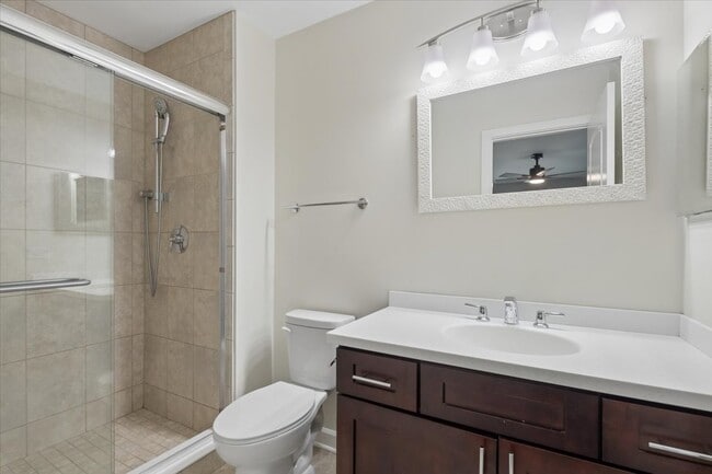 Building Photo - 225 Thornapple Ct