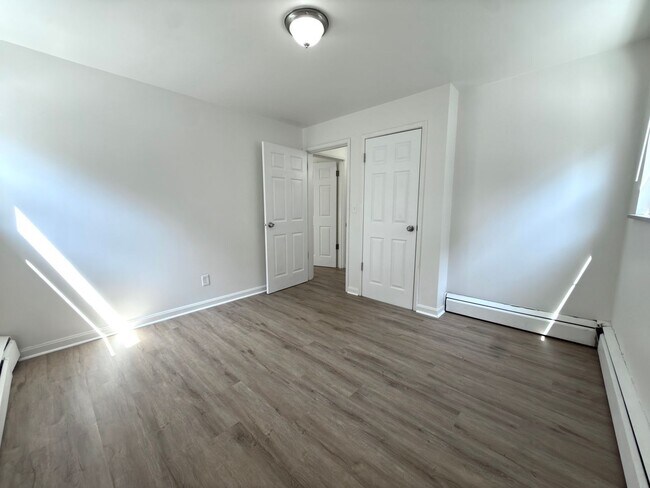 Building Photo - 5917 Cary Ave