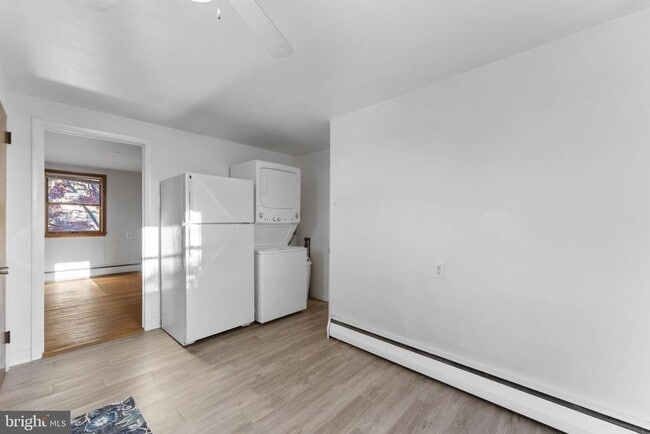 Building Photo - 225 Pershing Ave