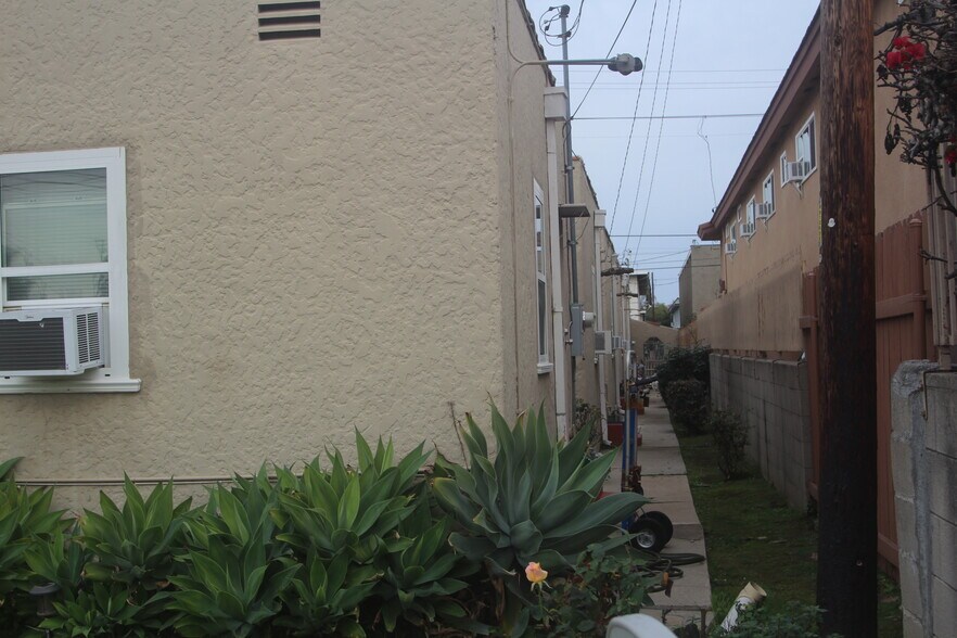 Building Photo - 911 S Marguerita Ave