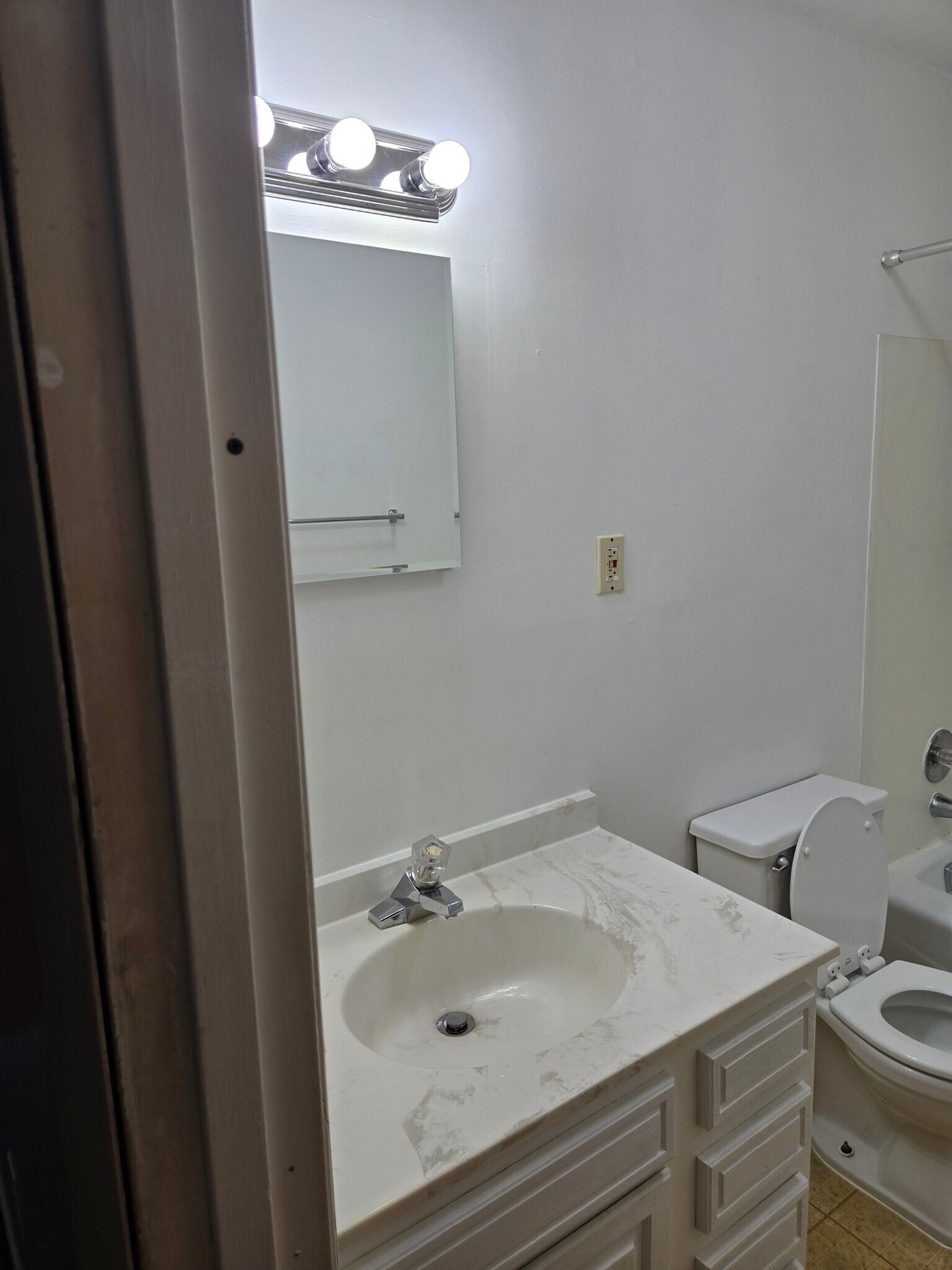 Building Photo - 100 Wyncote Ct