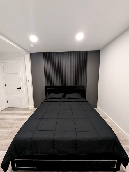 Building Photo - 1318 75th St SE