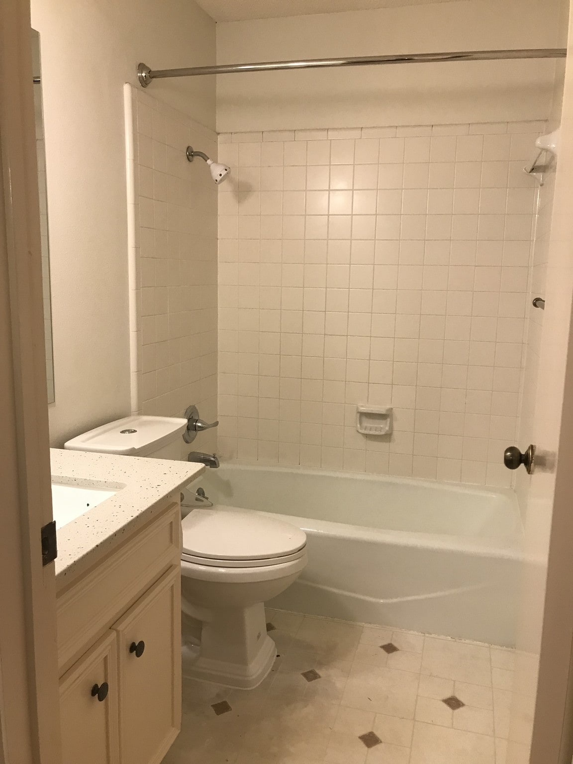 Master bathroom - 11203 Oak View Dr