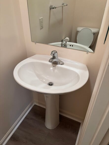 powder room first floor - 309 Putnam St