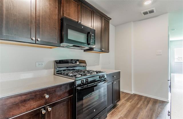 Building Photo - 305 Laurenbrooke Dr