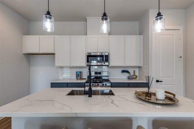 Building Photo - 13131 Perennial Spgs Dr