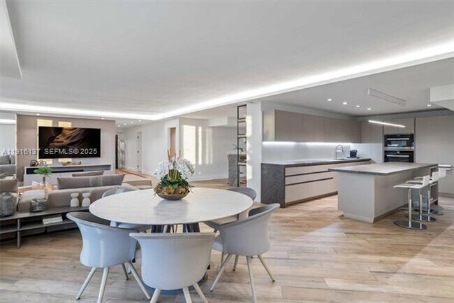 Building Photo - 2301 Collins Ave