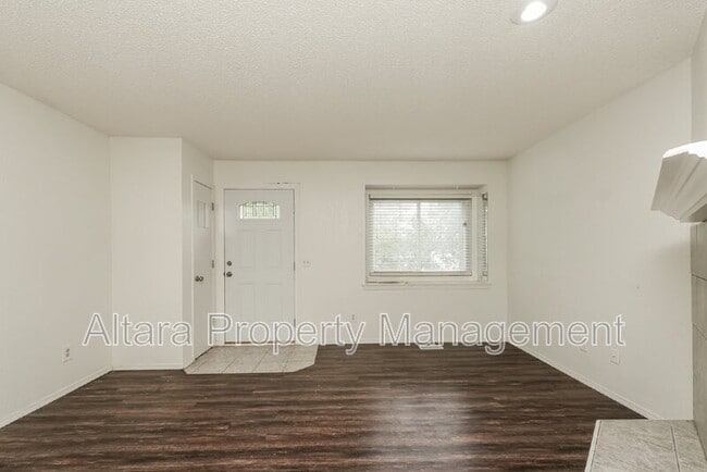 Building Photo - 2112 Boston Terrace