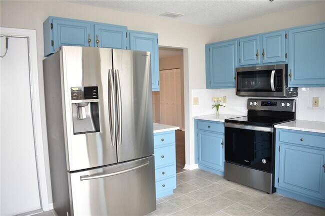 Building Photo - 1702 Aura Ct