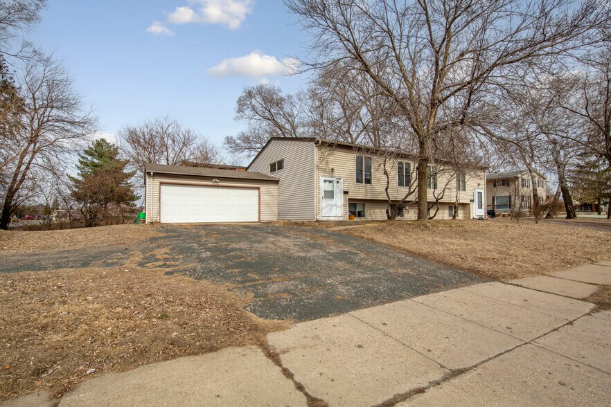Building Photo - 3828 W 108th St