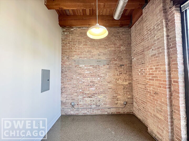 Building Photo - 1515 W 15th St