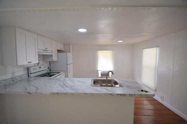 Building Photo - 3306 Peachtree Hill Rd