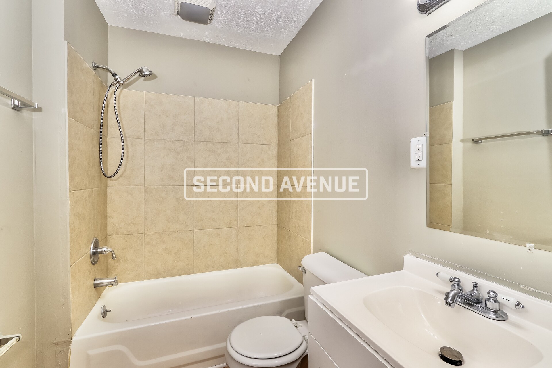 Building Photo - 833 S 38th St