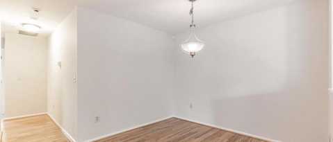 Building Photo - 1346 Chanticleer-