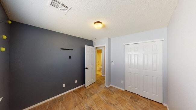 Building Photo - 14336 Desert Sage Dr