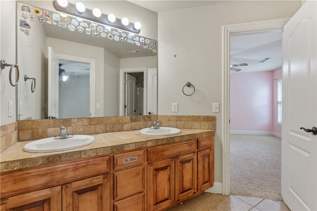 Building Photo - 501 SE Eaton St