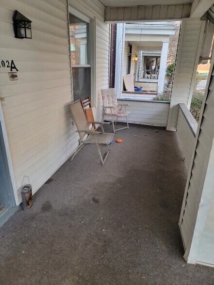 Building Photo - 102 3rd Ave