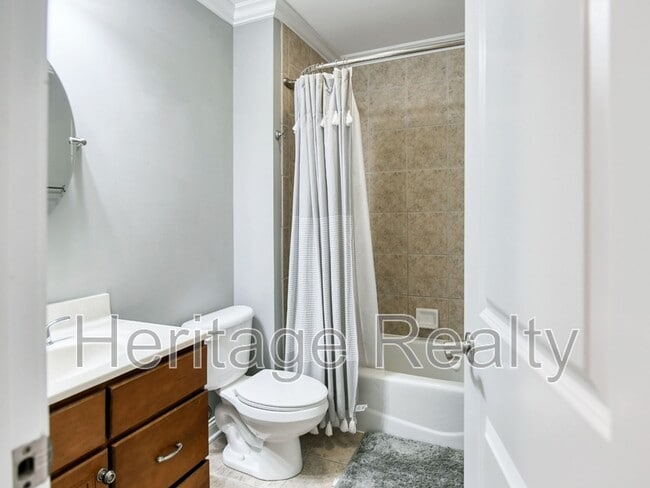 Building Photo - 1856 Greywell Rd