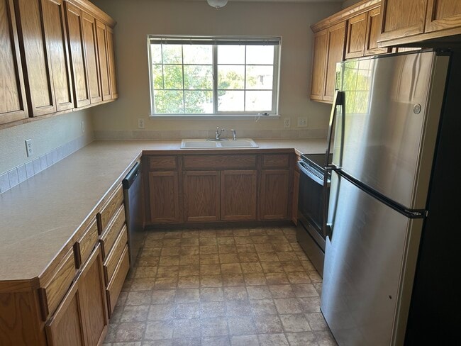 Building Photo - 1343 Lake Circle