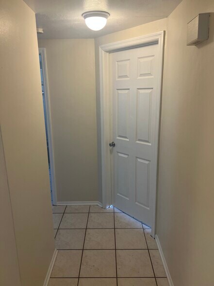 Building Photo - 10910 Rexdale Ave