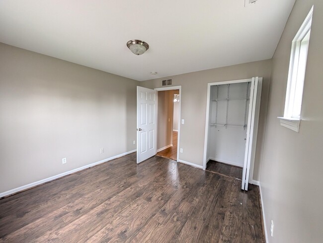 Building Photo - 43120 Pendleton Cir