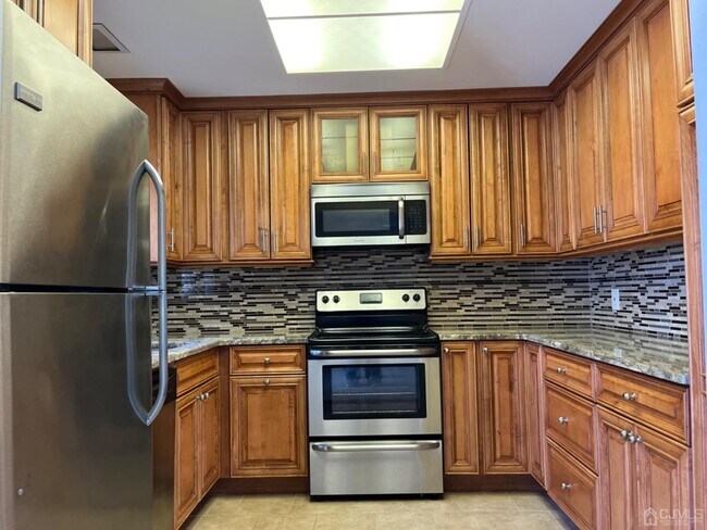 Building Photo - 333N Newport Way
