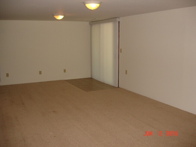 Building Photo - 23 High Dr