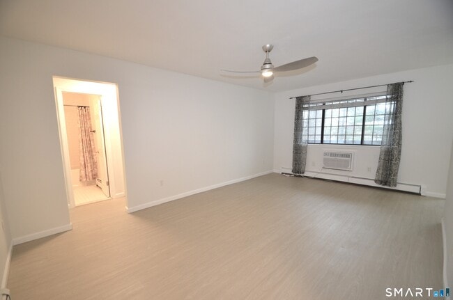 Building Photo - 125 Warner Hill Rd