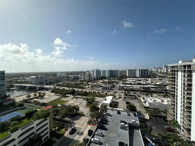 Building Photo - 3015 N Ocean Blvd