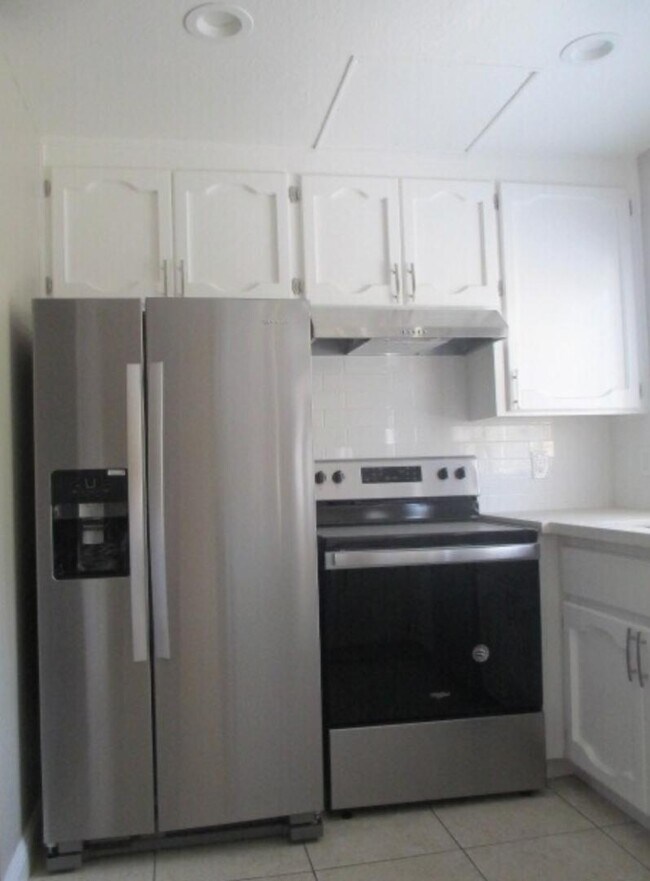 Building Photo - 850 Bellomy St