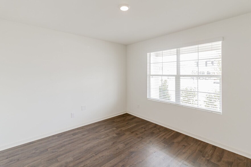 Building Photo - 7339 Tulip Trestle Ct