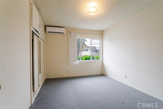 Building Photo - 1600 W Glenoaks Blvd