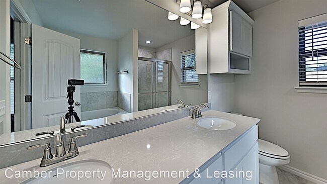 Building Photo - 4 br, 2 bath House - 2225 Cale Cove