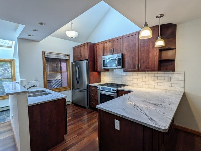 Building Photo - 3114 Bell Dr